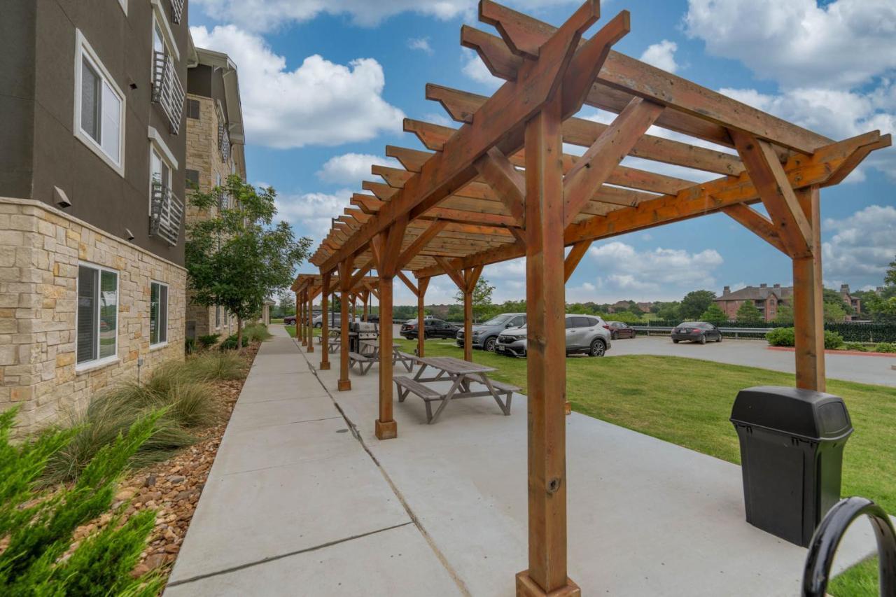 Soka Suites Dallas - Las Colinas Irving Eksteriør billede