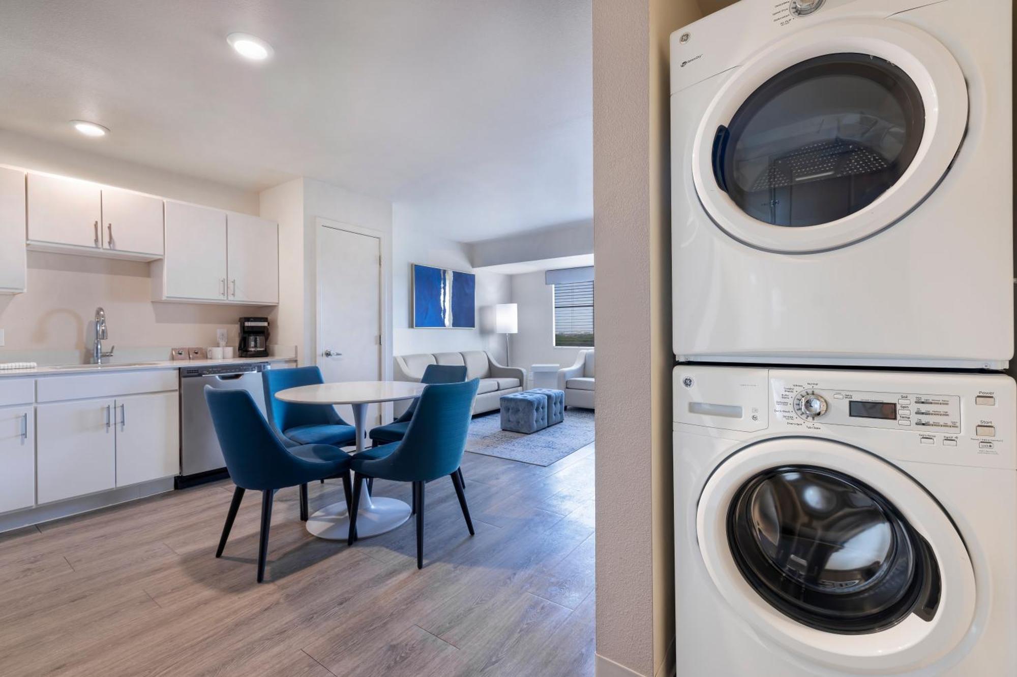 Soka Suites Dallas - Las Colinas Irving Eksteriør billede